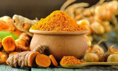 زردچوبه برای زانو درد مفید است؟