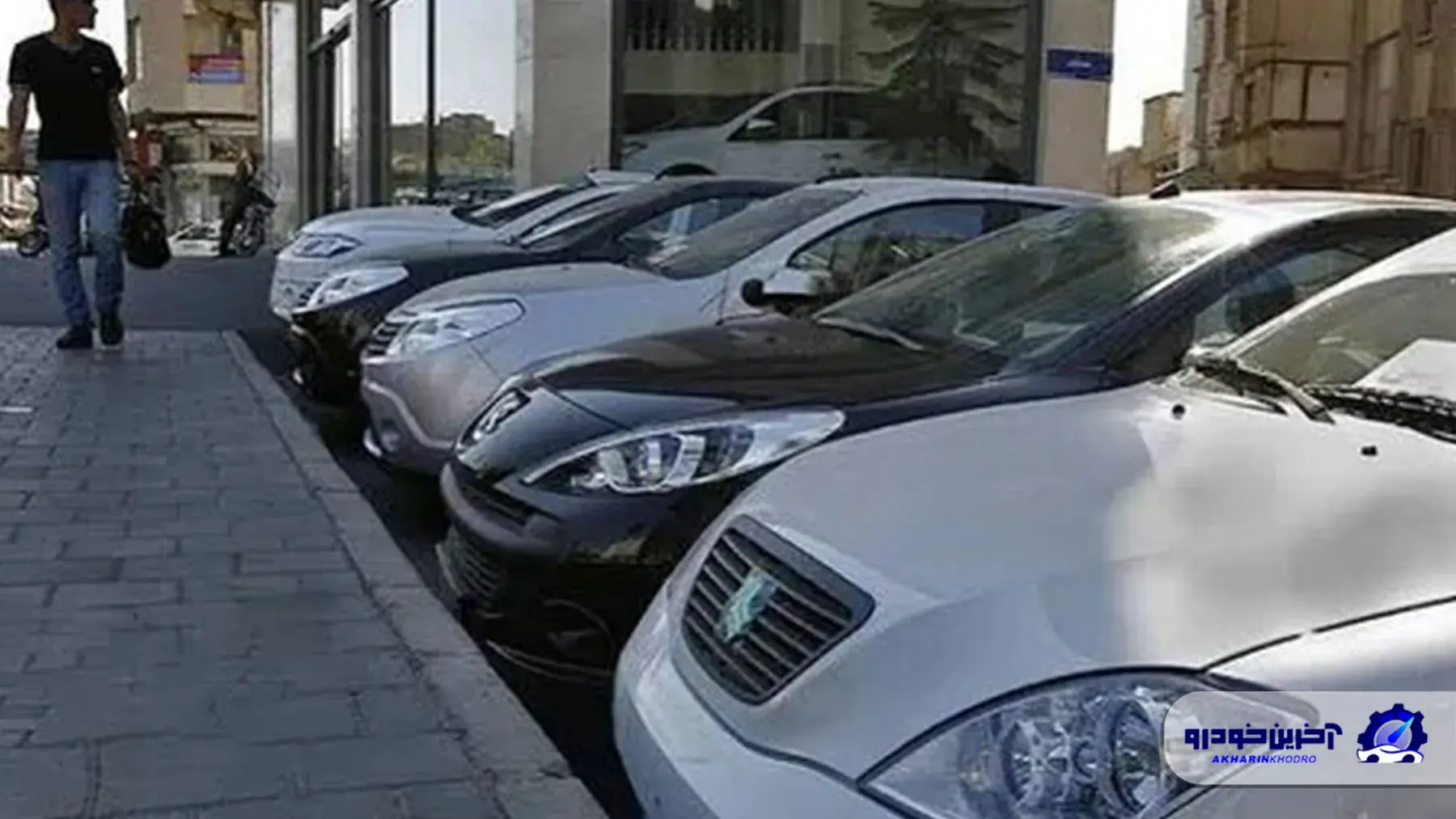  برخورد پلیس با اشغال معابر توسط نمایشگاه داران و مغازه داران آغاز شد