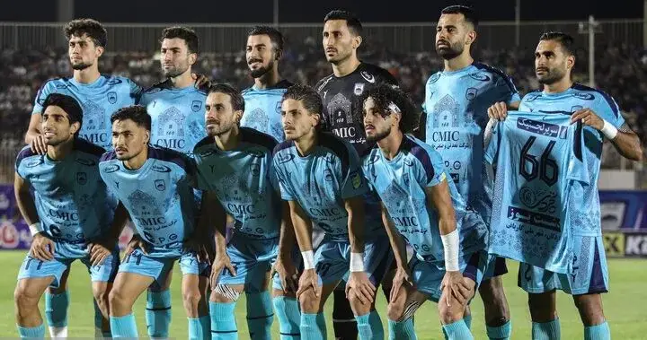 چادرملو: شرافت را نمیبازیم