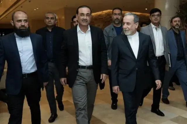 آسوشیتدپرس به نقل از مقامهای منطقهای: سفر عاصم منیر به تهران با هدف کاهش تنش میان آمریکا و ایران و ترغیب دو کشور به بازگشت به میز مذاکرات انجام میشود