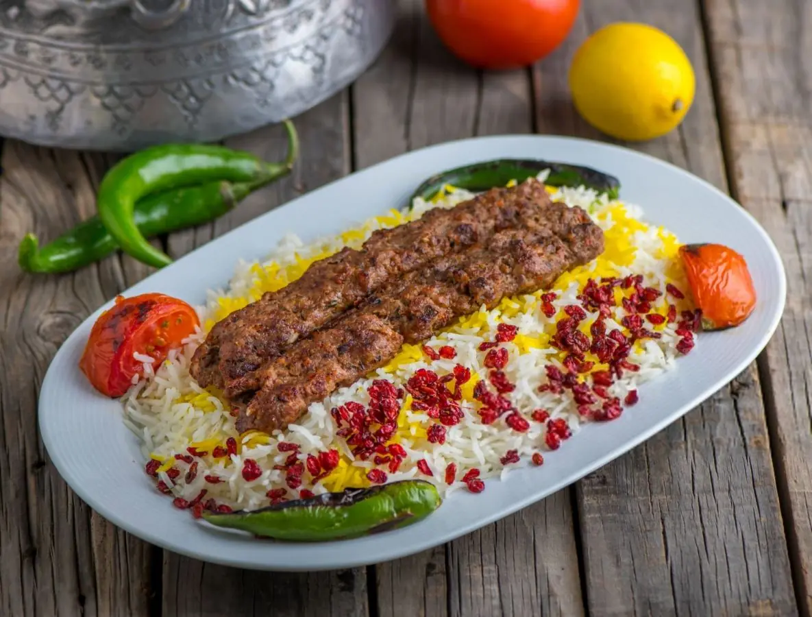  لیست کامل غذاهای اصیل ایرانی؛ از خورش ها تا دسرهای سنتی