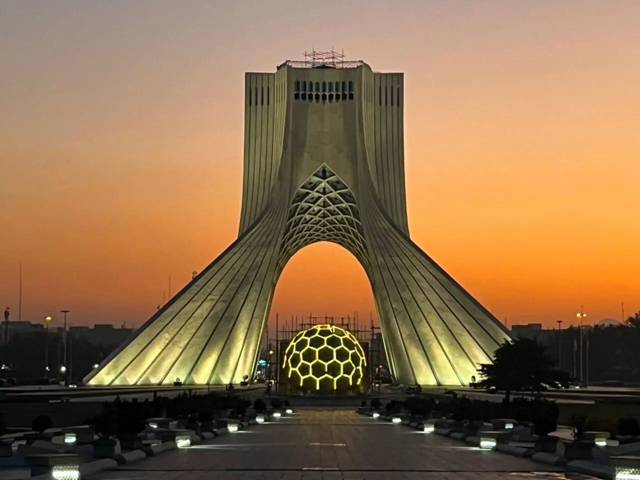  توضیح چمران درباره تغییر نام میدان آزادی