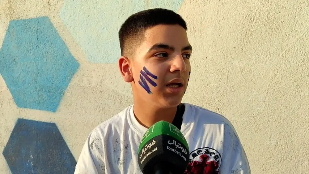 هوادار استقلال که با پولش به جای آزمایش به ورزشگاه آمده است