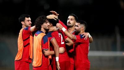 جشن بازیکنان نساجی بعد از گلزنی مقابل استقلال خوزستان