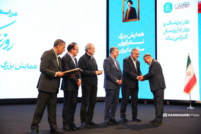مراسم گرامیداشت «روز پزشک» با حضور رئیس جمهور و شهردار تهران