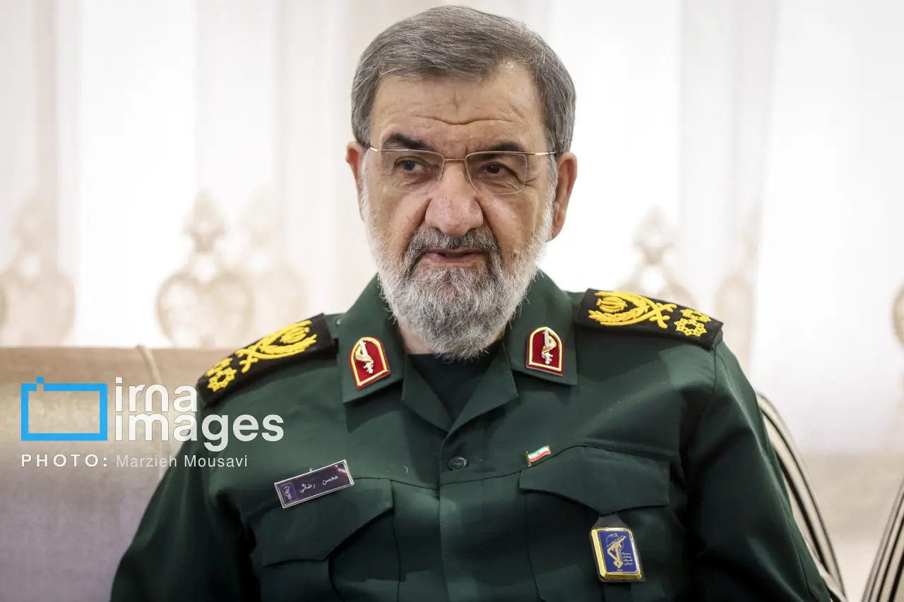 هشدار سرلشکر رضایی نسبت به همراهی هر کشوری در جنگ اقتصادی با ایران
