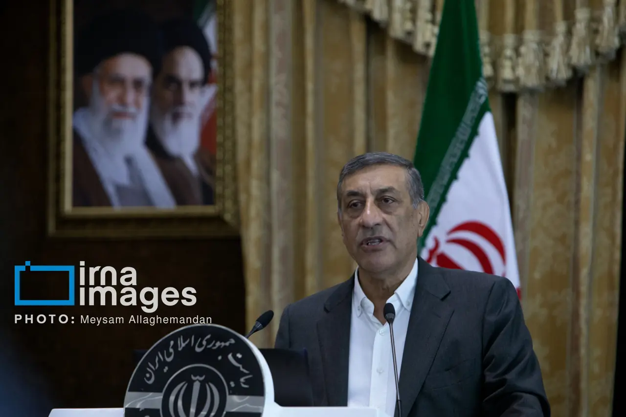  قائم پناه: رئیس جمهور بر خروج از وضعیت نه جنگ و نه صلح با تکیه بر عزت و حکمت تاکید دارد