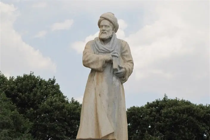 چرا ابن سینا آثار علمی خویش را به زبان عربی مینوشت؟