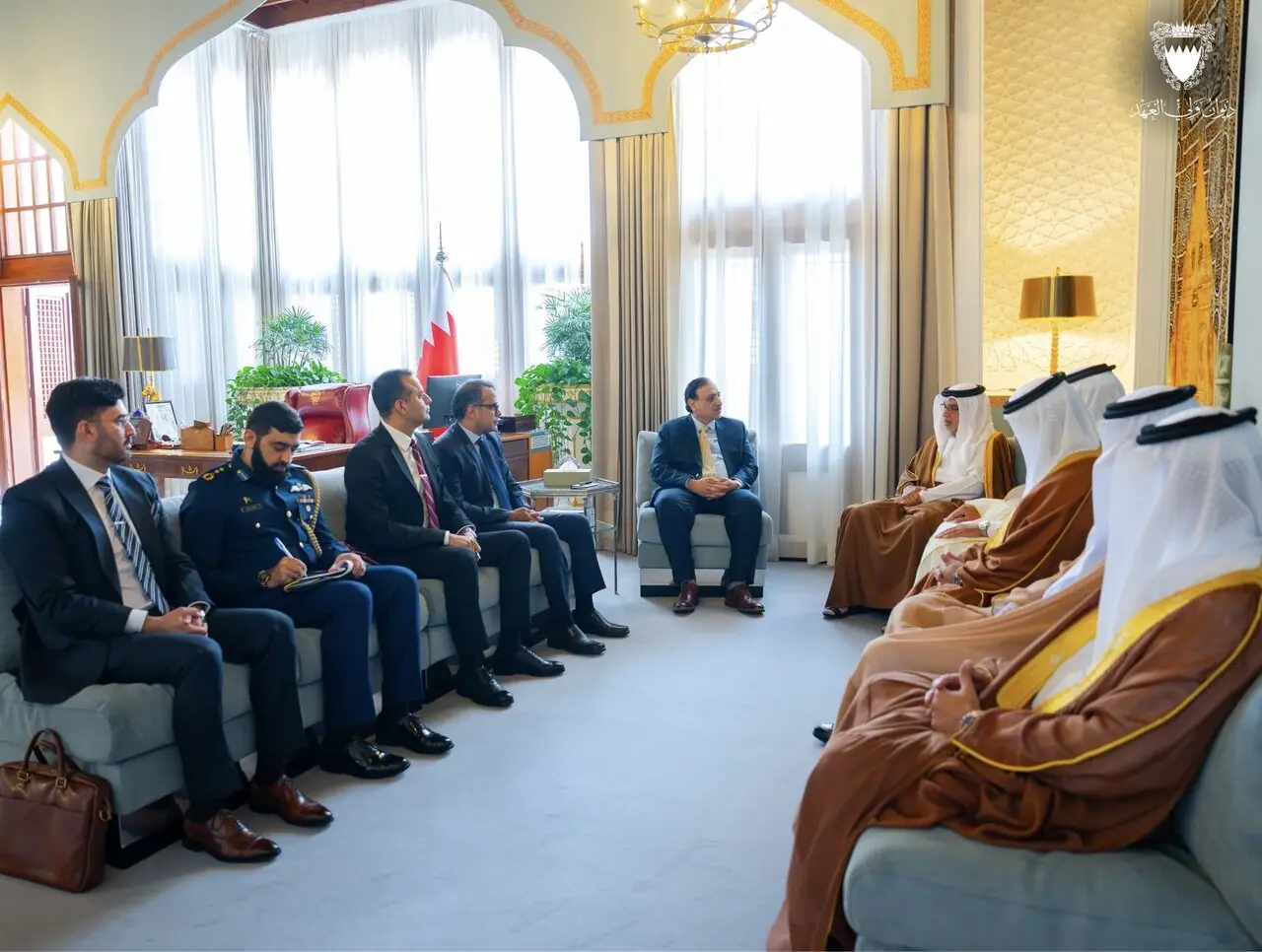 دیدار ولیعهد بحرین و رئیس سازمان اطلاعات نظامی پاکستان