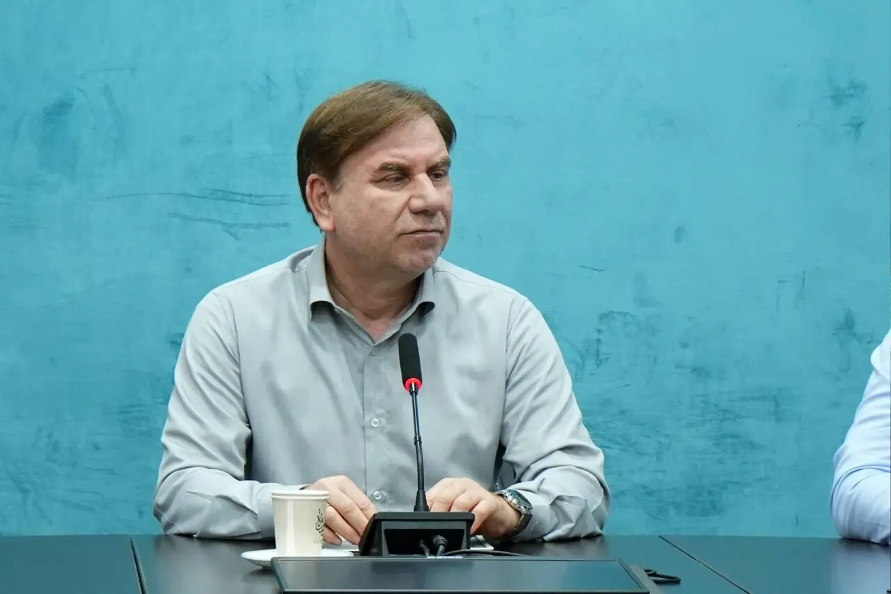 استاندار بوشهر: توسعه خارگ متناسب با جایگاه راهبردی این جزیره باشد