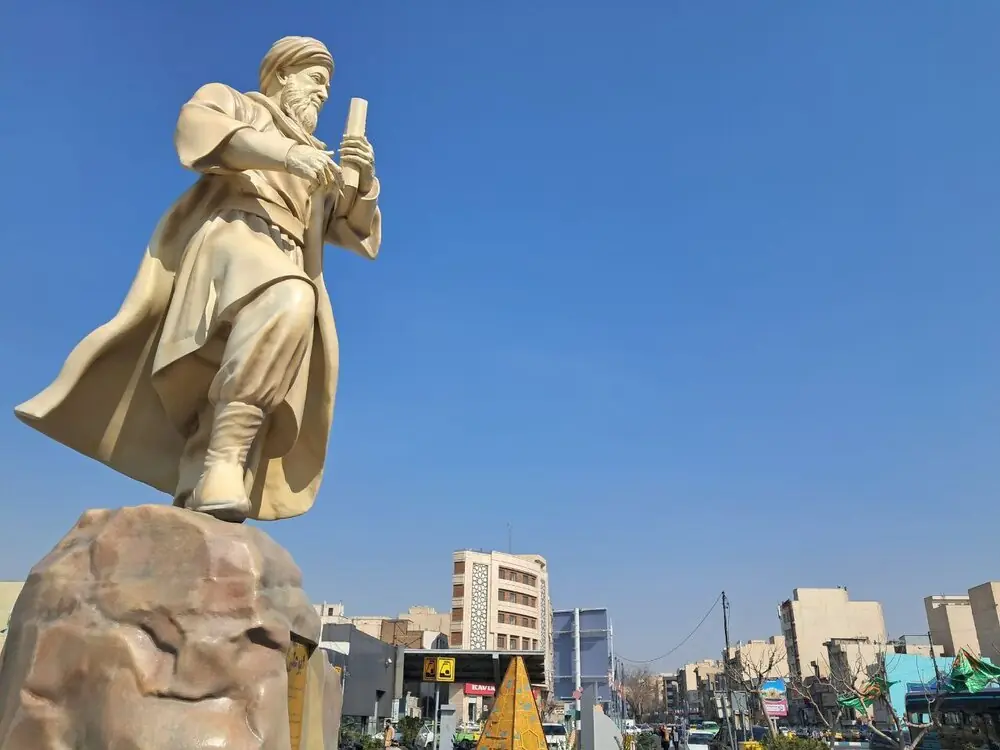 ابوعلی سینا؛ پزشکی که از مرز درمان گذشت و به «نظامسازی در علم» رسید