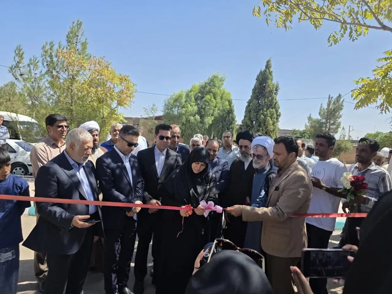 افتتاح و کلنگزنی پروژههای عمرانی چترود کرمان/ معاون استاندار: دولت در جنگ پای کار بود