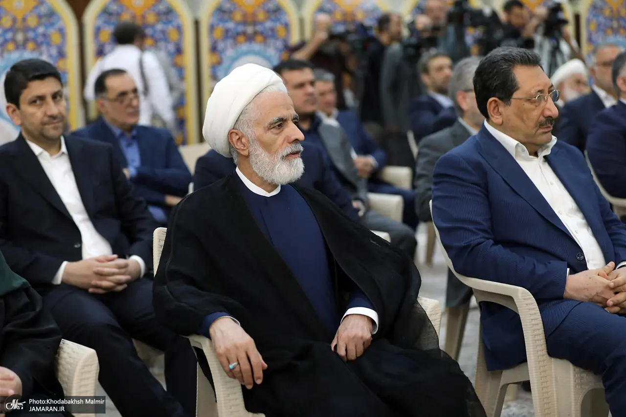 مجید انصاری، معاون حقوقی رئیس جمهور: موضع رسمی دولت، مخالفت با کلیت طرح «مقابله با نفوذ» است/ این طرح در ارتباطات علمی و رسانهای کشور اخلال به وجود میآورد/ در جلسه سران قوا از رئیس مجلس درخواست شده که خودشان تدبیر کنند