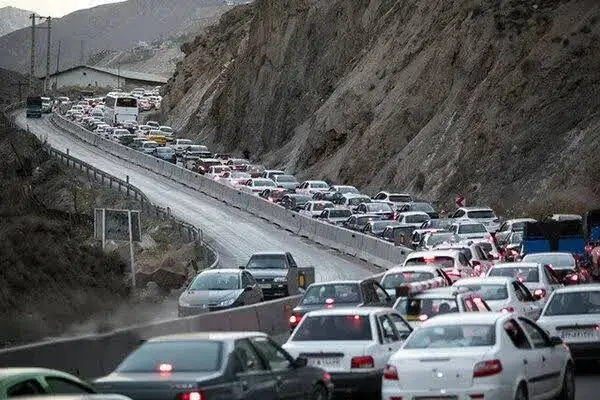 آخرین وضعیت تردد جادههای کشور؛ ترافیک سنگین در چالوس و هراز