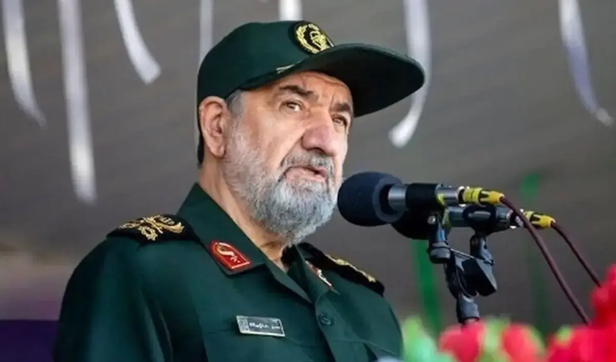  محسن رضایی: در خانه ها، محصولات مورد نیاز خود و جامعه را تولید کنید/ ویدئو