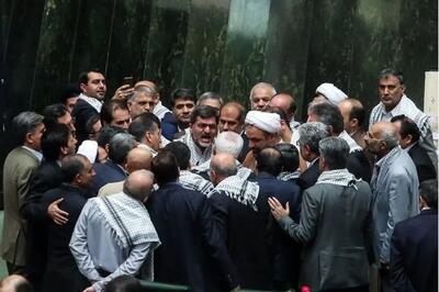مجلس نشان داد در طرح «نفوذ» دنبال خاموش کردن صدای نخبگان است/ مجلس یواشکی دارد دست ساترا و صداوسیما را در پلتفرم ها بازتر می کند