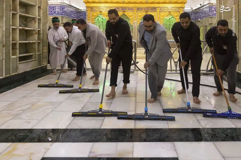  عکس/ حرم حضرت عباس آب و جارو شد