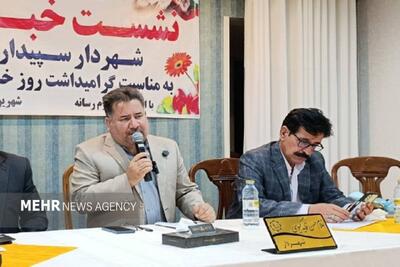 ۷۴ درصد بودجه شهرداری صرف عمران شد؛ آماده مناظره فنی با نماینده هستم