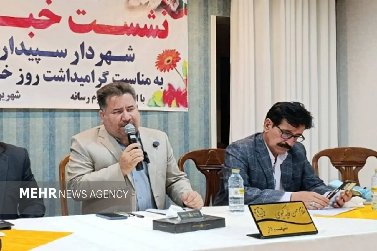 ۷۴ درصد بودجه شهرداری صرف عمران شد؛ آماده مناظره فنی با نماینده هستم
