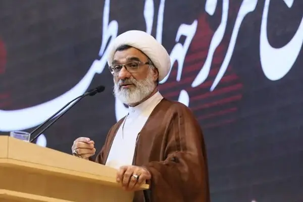 فرآوری گیاهان دارویی در همدان باید جای خام فروشی را بگیرد
