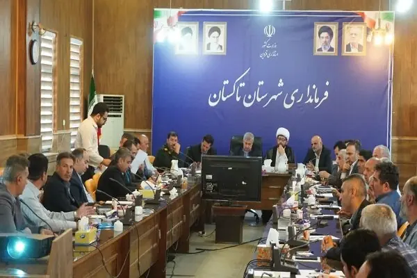 هر مدرسه یک شهید را به عنوان الگوی ایثار و شهادت معرفی کند