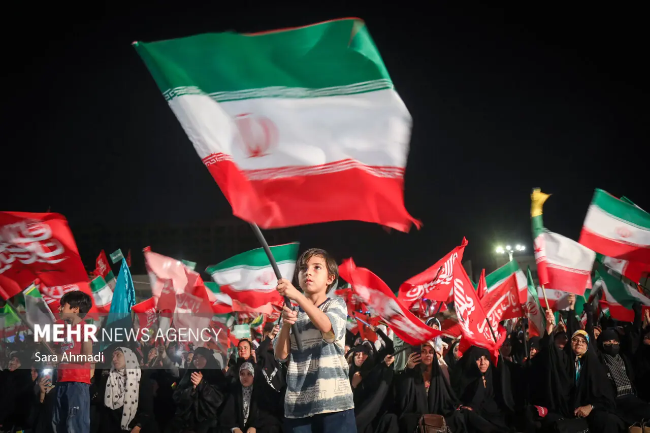  اجتماع بزرگ مردمی تجدید بیعت با حضرت ولی‌عصر(عج) در مشهد