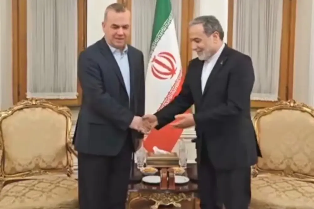 عراقچی: ایران از لبنان در دفاع از تمامیت ارضی حمایت میکند