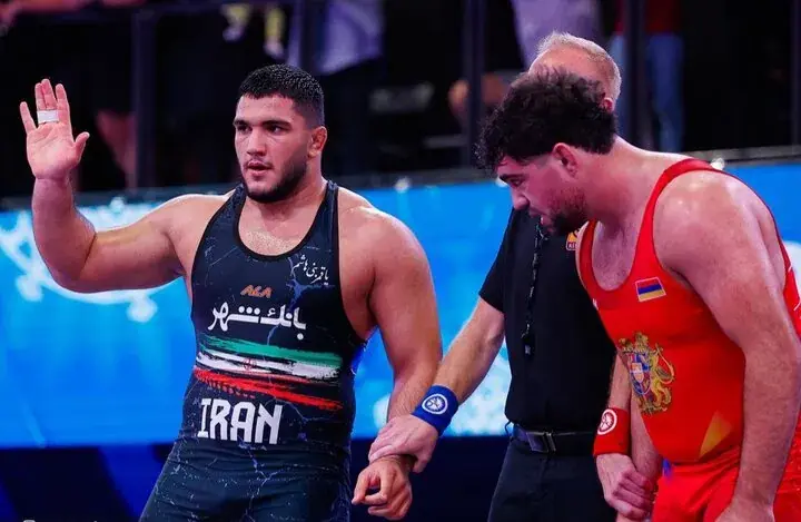 تیم کشتی آزاد جوانان ایران از رفتن روی سکو بازماند - پارس فوتبال