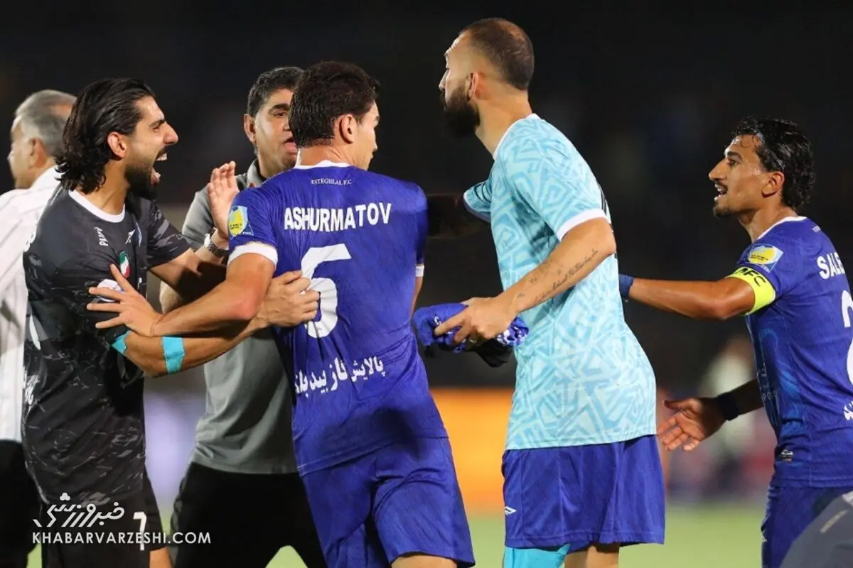 درگیری بازیکنان استقلال و سپاهان که تلویزیون سانسور کرد! - پارس فوتبال