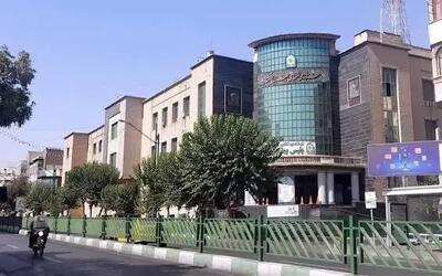 تخریب سردر تاریخی ژاندارمری حین آواربرداری جنگ