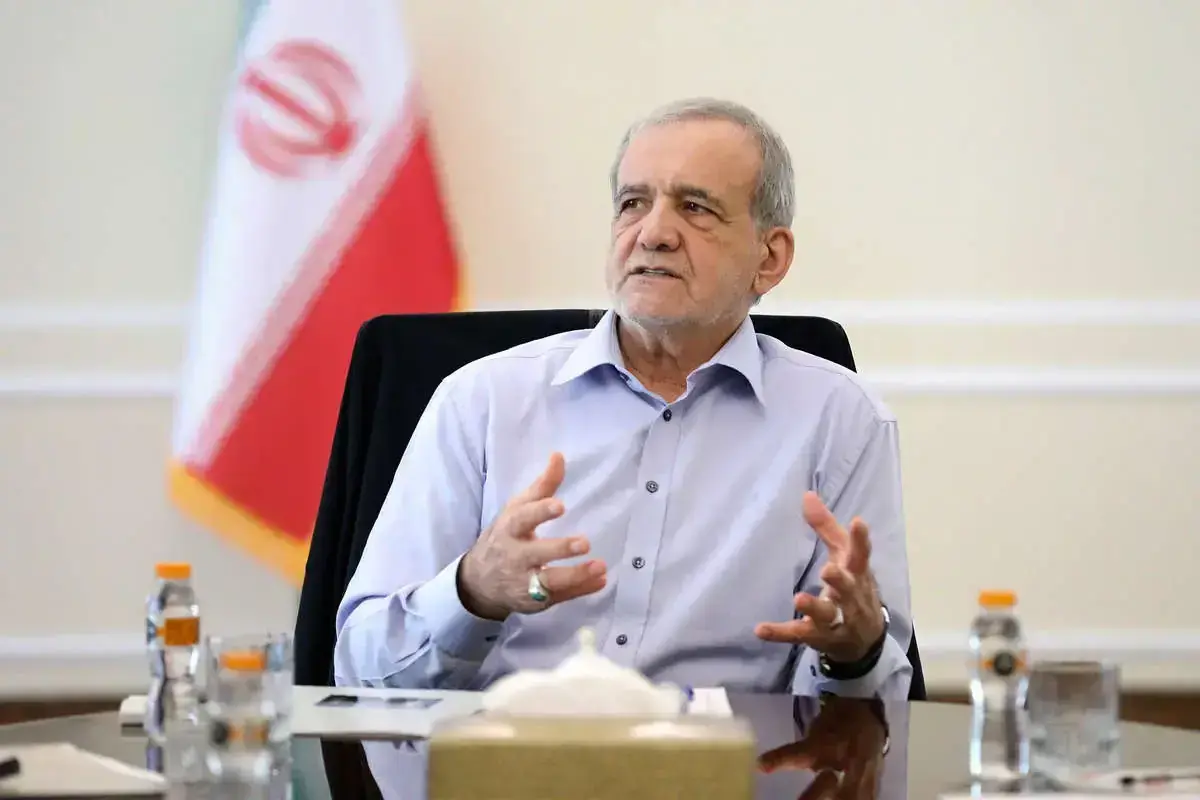 تاکید رئیسجمهور بر لزوم آغاز صرفهجویی از دولتیها | مخالفت هیات دولت با طرح مقابله با نفوذ سرویسهای اطلاعاتی و نهادهای بیگانه در کشور