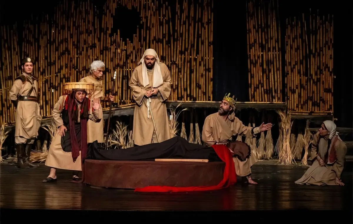 فروش ۲ هزار و ۸۵۹ بلیت تئاتر در مشهد طی هفته گذشته (یکم شهریور ۱۴۰۵) | «مرگ یزدگرد» صدرنشین فروش بلیت