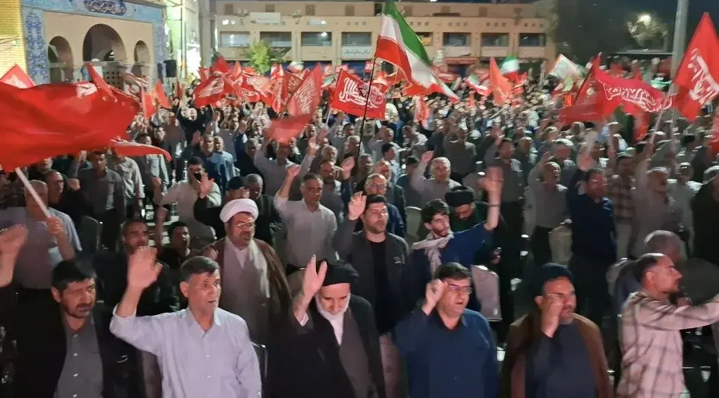 طنین دعای فرج در شب ۱۷۶ مقاومت مردم بجنورد+فیلم
