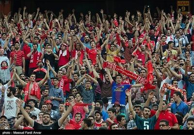تجمع شبانه هواداران تراکتور مقابل هتل پرسپولیس در تبریز - تسنیم