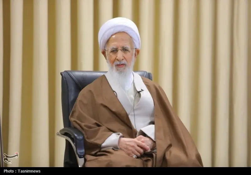 آیتالله جوادی آملی:حضور و همراهی مردم مؤمن از عوامل مهم نصرت الهی است - تسنیم