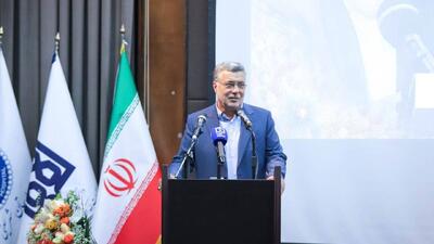 جامعه پزشکی پای کار مردم ایستاده است/ مسئولیت اجتماعی پزشک، فراتر از درمان بیماری