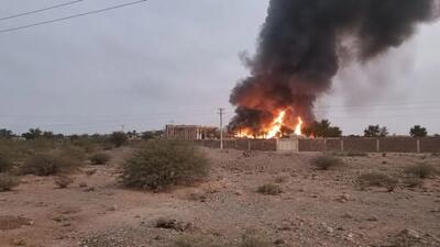 ۱۲ فرد مسلح ناشناس کارخانه ایرانکولا در ایرانشهر را به آتش کشیدند | آخرین خبر