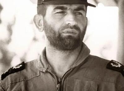  «عباس بابایی» در یک ساندویچی در آمریکا؛ سال 1349(عکس)