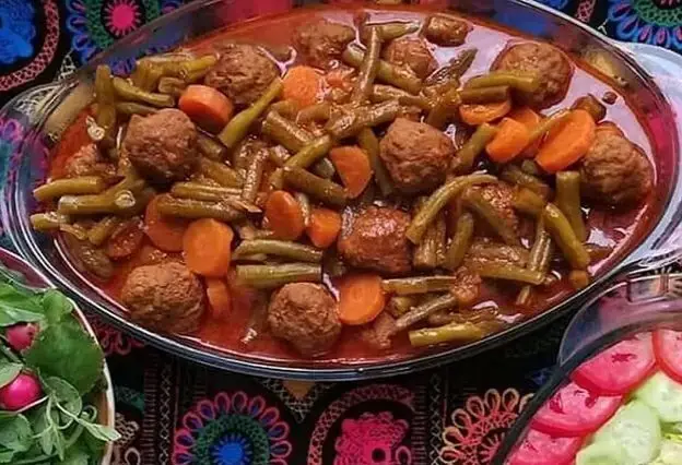 طرز تهیه خورش لوبیا سبز با کوفته قلقلی