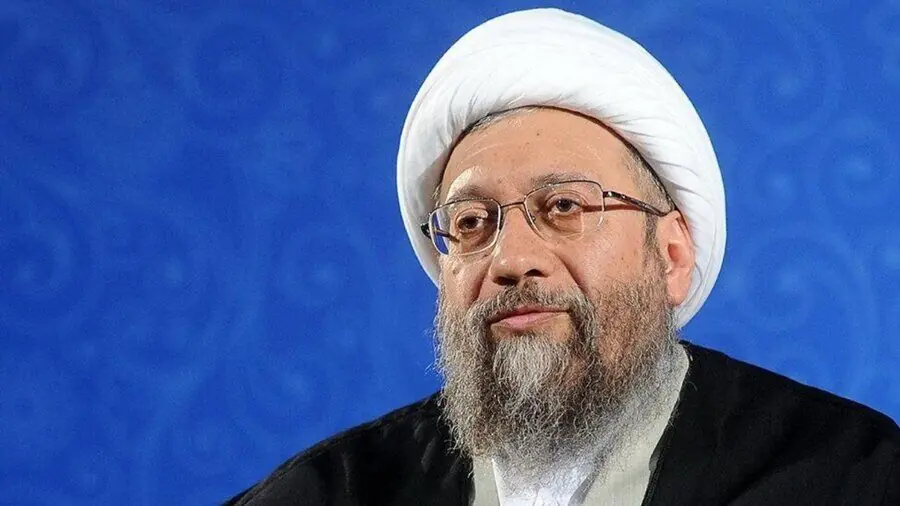 گریه آیتالله آملی لاریجانی زمان نام بردن از برادر شهیدش + ببینید