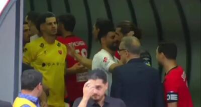 تصاویری غافلگیرکننده از بازیکنان تراکتور و پرسپولیس در تونل ورزشگاه!