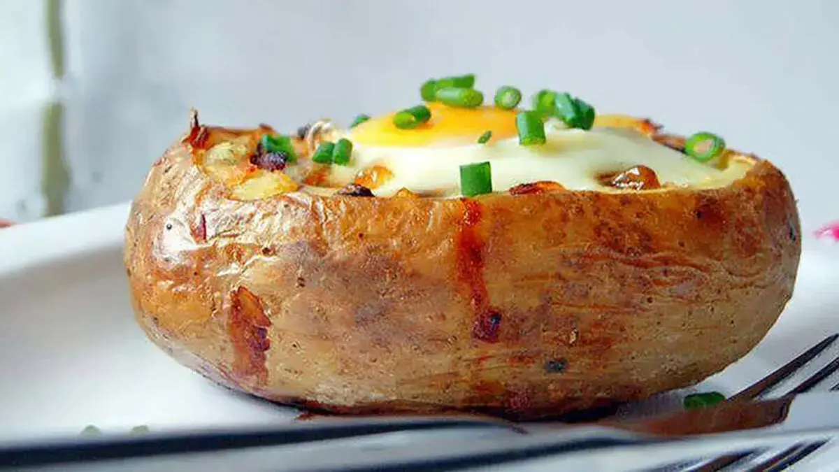 طرز تهیه یک مدل دلمه با سیب زمینی شکمپر