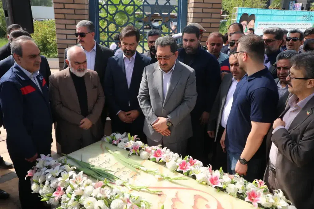 تجدید میثاق وزیر صمت و استاندار خوزستان با آرمانهای شهدا در شرکت فولاد اکسین
