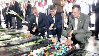  مزار نورانی شهدای شهرستان ملارد گلباران شد