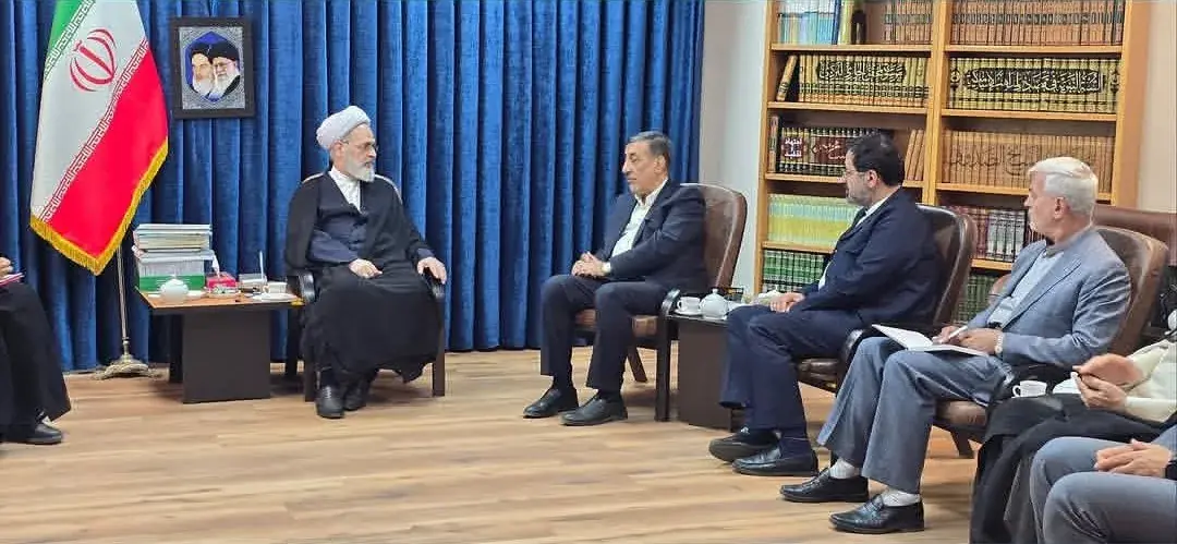 معاوناجرایی رئیس جمهور با آیتالله اعرافی دیدار کرد
