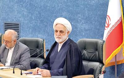 رئیس قوه قضائیه: در این باب که وضعیت قیمت بنزین نیازمند اصلاح است، یک اجماع میان متخصصان و دستاندرکاران امر وجود دارد/ در مسئله مقابله با ناهنجاریهای اجتماعی، همه دستگاههای ذیربط از جمله دولت و بخشهای انتظامی و امنیتی، باید به تکالیف خود جامه عمل بپوشانند/ تاکنون بالغ بر ۷ و نیم میلیارد یورو رفع تعهدات ارزی صورت گرفته