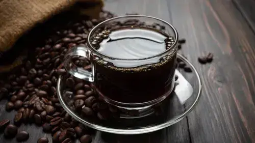 قهوه سیاه با معده خالی؛ بیخطر است یا باعث اسیدیته و ترش کردن معده میشود؟