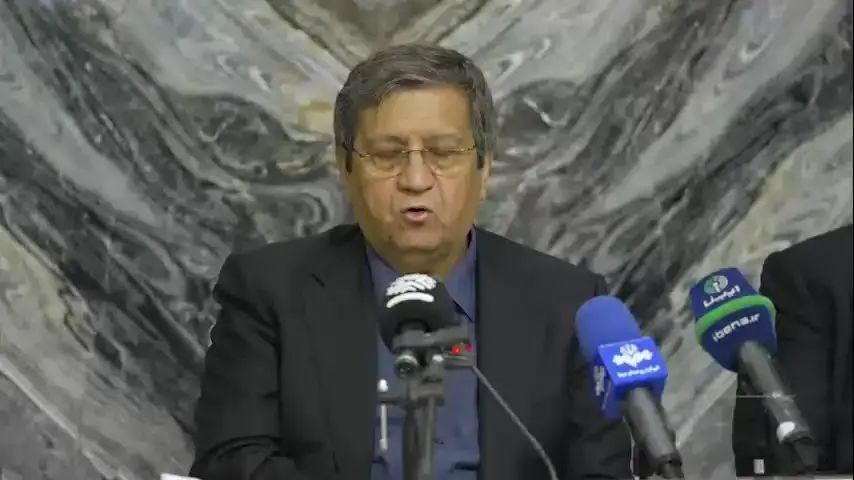 همتی: بالا رفتن قیمتها در بازار ارز براساس هجمههای آمریکاییهاست