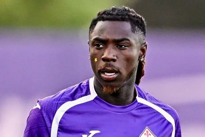 توافق مویزه کین با کومو برای بازی زیر نظر سسک فابرگاس