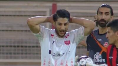 فرصت سوزی محبی مهاجم پرسپولیس مقابل تراکتور
